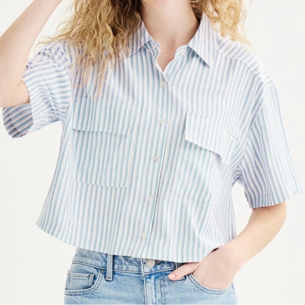 Classic Blue and White Striped Button-Down Shirt European Summer Vibe